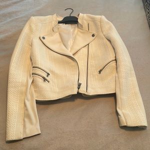Beautiful BCBG blazer. Perfect for the spring!